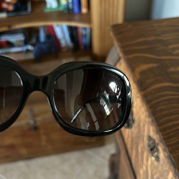 Chanel Bow Sunglasses - Picture 9 of 13